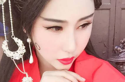 Tháo dỡ cầu thang bê tông tại Quận 12, TPHCM